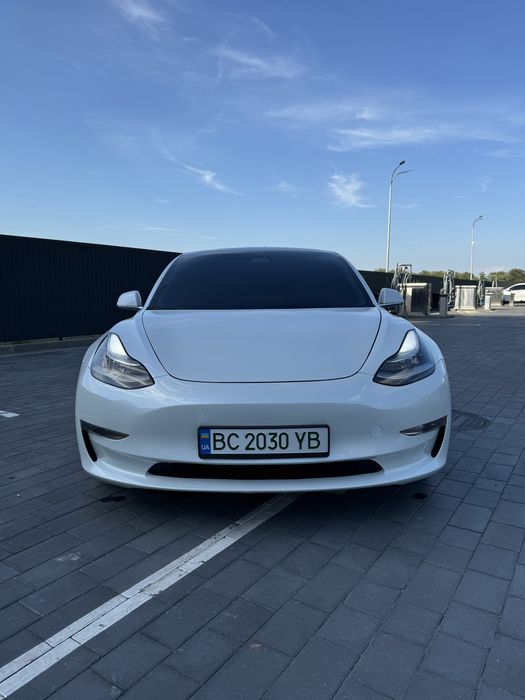 Tesla Model 3 2020p