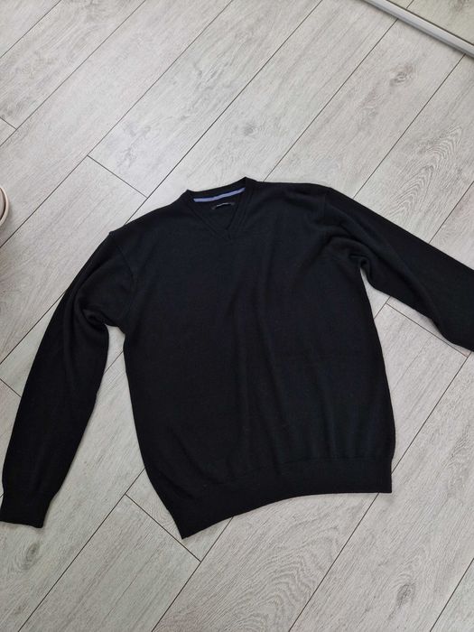 Prima merino czarny wełniany sweter w serek 50% wełna merino XL