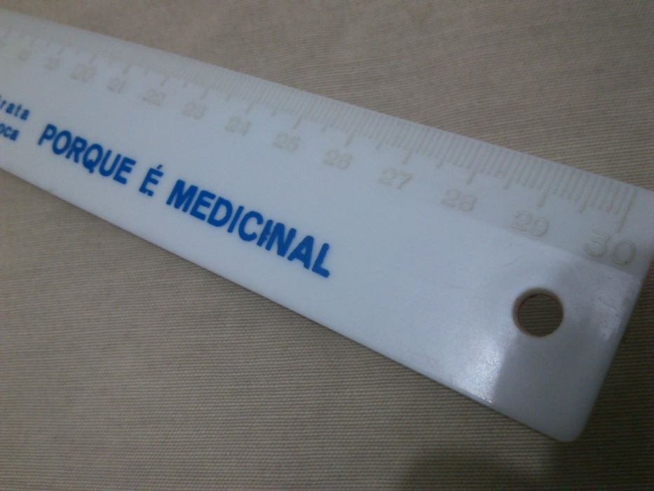 Régua antiga-Pasta medicinal Couto, Pomada Ala d'Aveiro e Estomovite