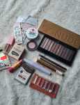 Zestaw kosmetyków do makijażu| Lovely, wibo  sephora