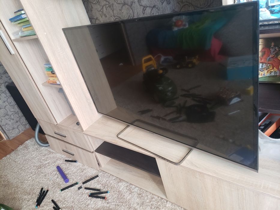 Телевізор  55 дюймів в хорошому стані Smart TV YouTube