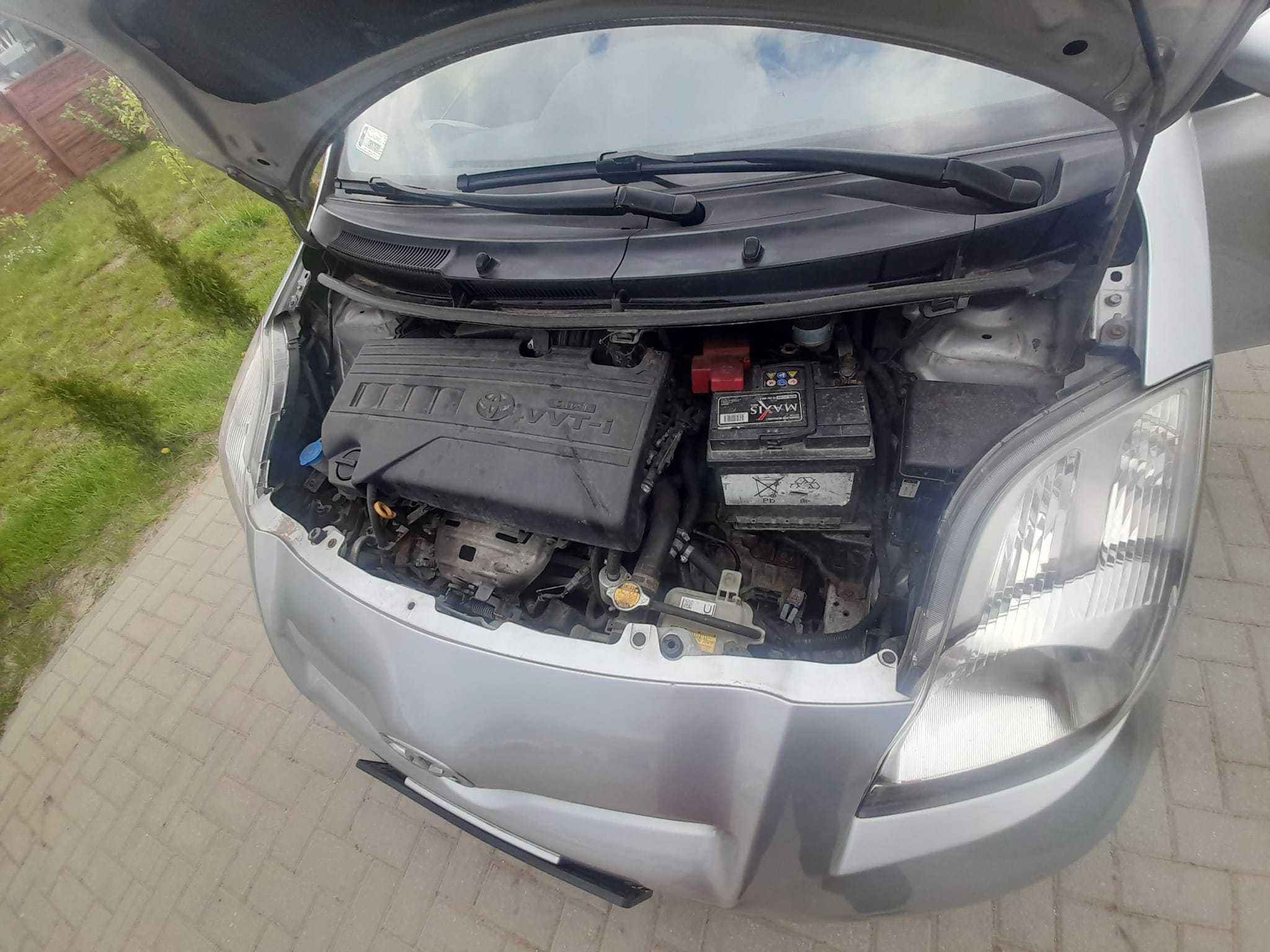 Toyota Yaris II 1.3 + LPG 101KM + ważne opłaty # niski przebieg #
