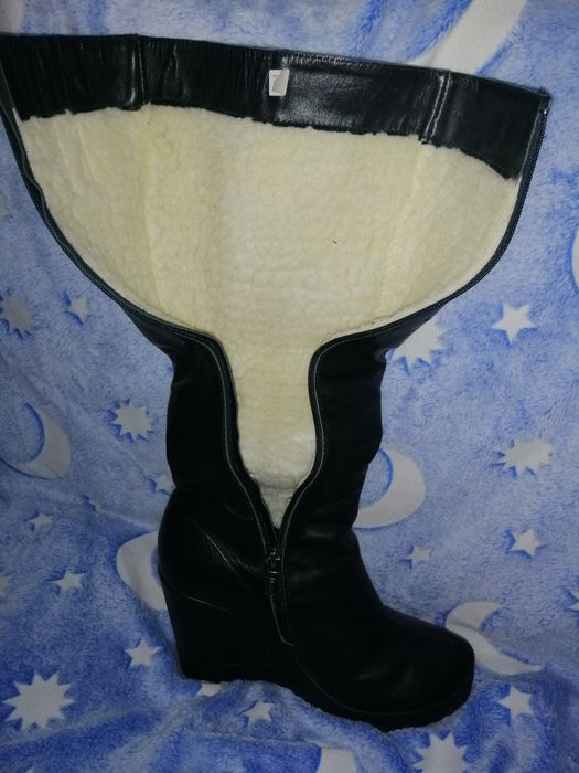 Продам в  дуже хорошому стані як нові!