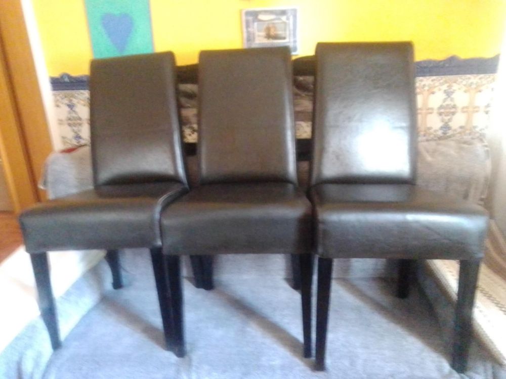 Mesa preta + 6 cadeiras