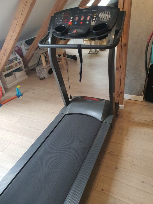 Bieżnia life fitness t3 (trening, fitnes, sport)