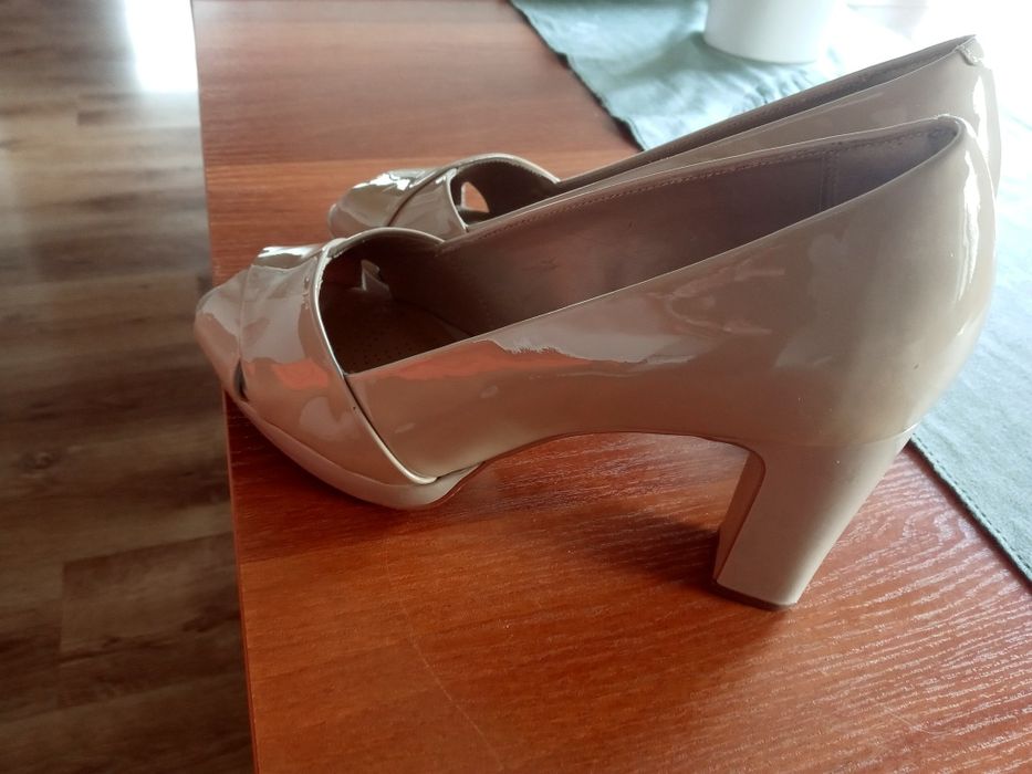 Buty bez lakier obcas 39 uk 6 Clarks wsuwane