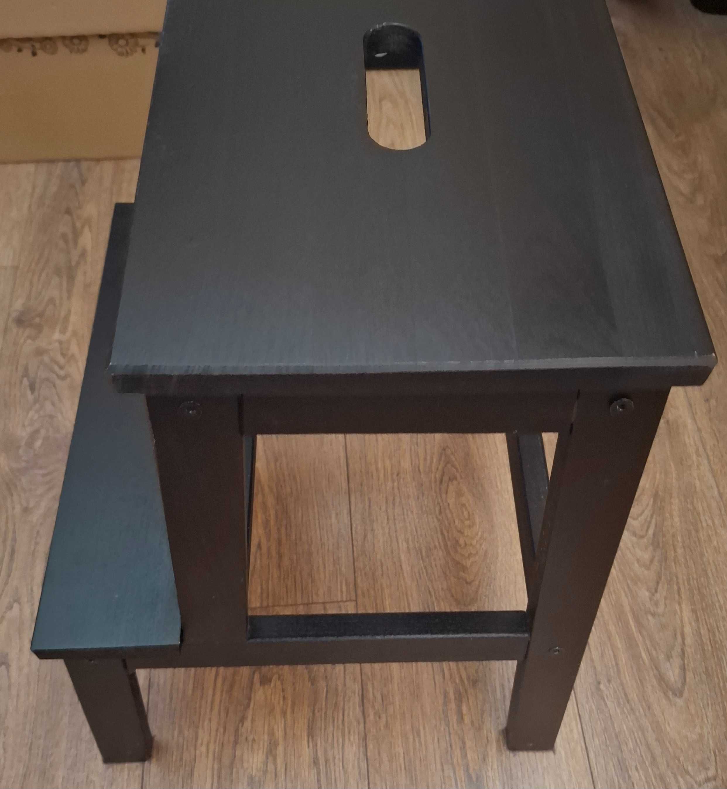 Taboret ze schodkiem BEKVAM czarny
