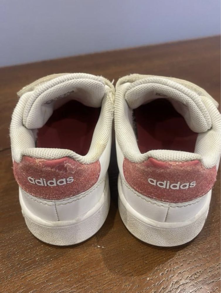 Кросівки adidas 26 р