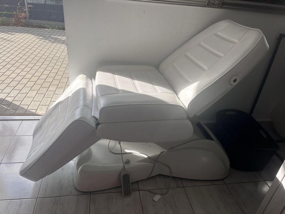 Sprzedam łóżko kosmetyczne biale elektryczne