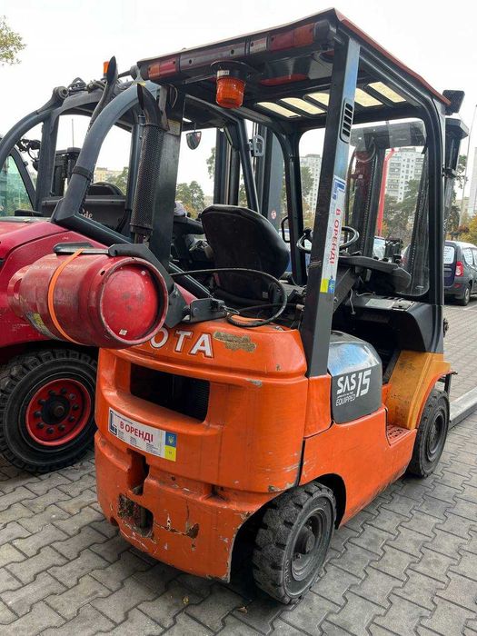 Газовий вилковий навантажувач Toyota | 1.5 т | Висота підйому 4.7 м