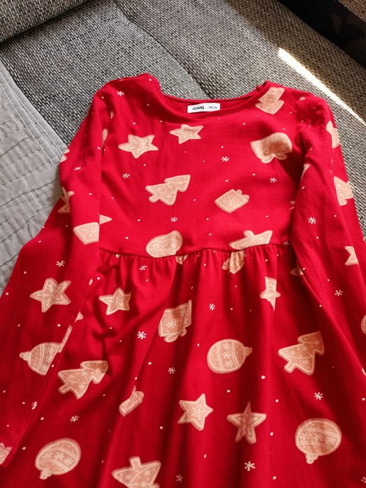 Śliczna sukienka świąteczna rozmiar 140