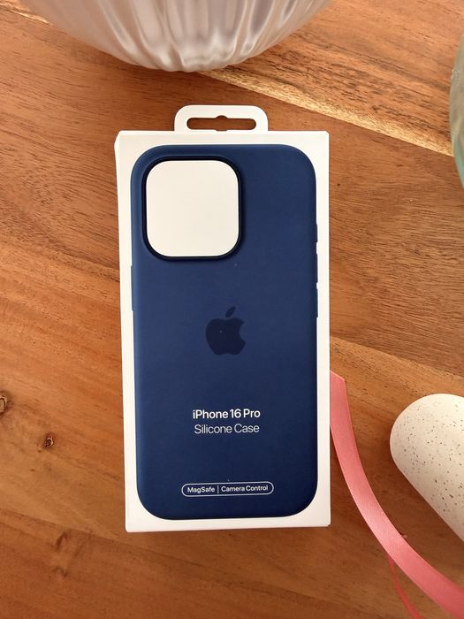 Capa Iphone 16 PRO Apple Original Selada