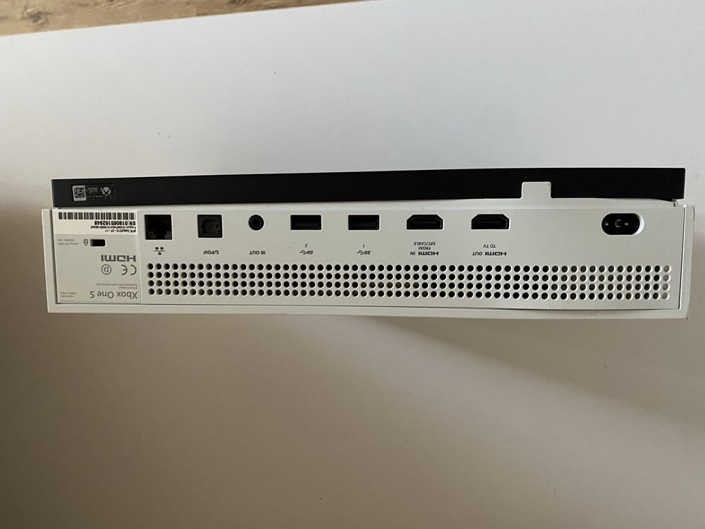 Игровая консоль Xbox one s