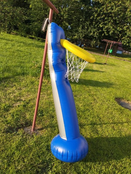 Dmuchany kosz do koszykówki