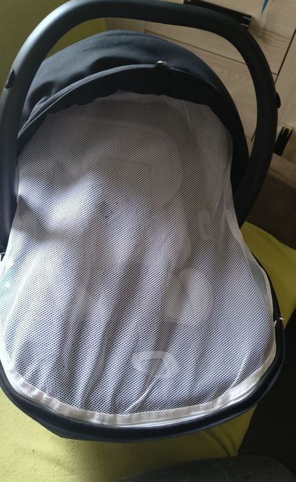 Nosidełko/ fotelik samochodowy dla dziecka