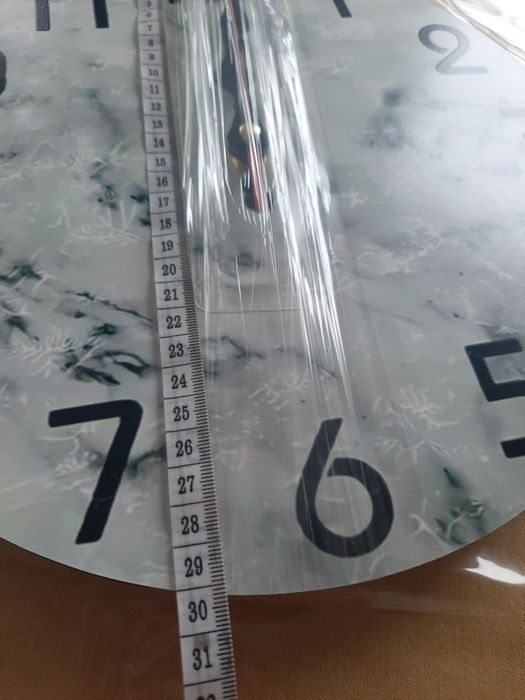 Zegar ścienny w marmurowym stylu