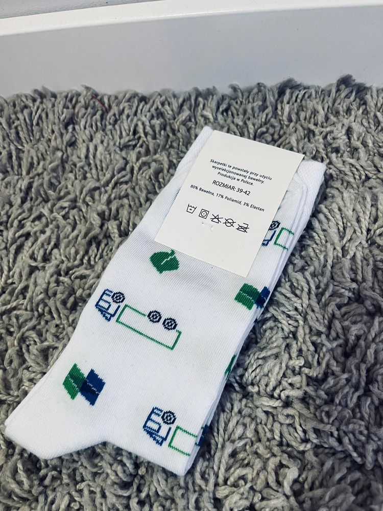 Skarpetki 39-42 bawełniane białe we wzorki