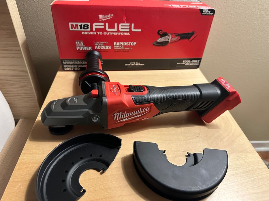 Milwaukee M18 Fuel szlifierka kątowa 125 mm z płaską głowicą
