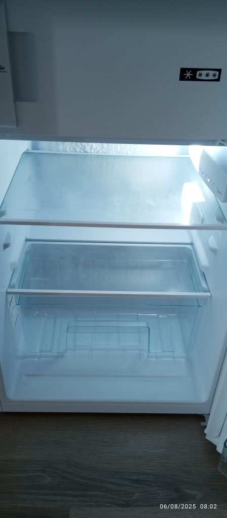 Frigorífico pequeno branco marca Candy como novo - MAÇÃO
