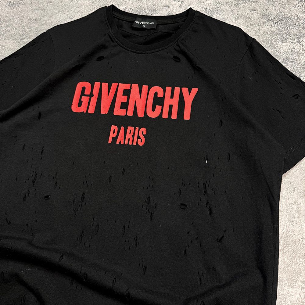 Футболка Givenchy