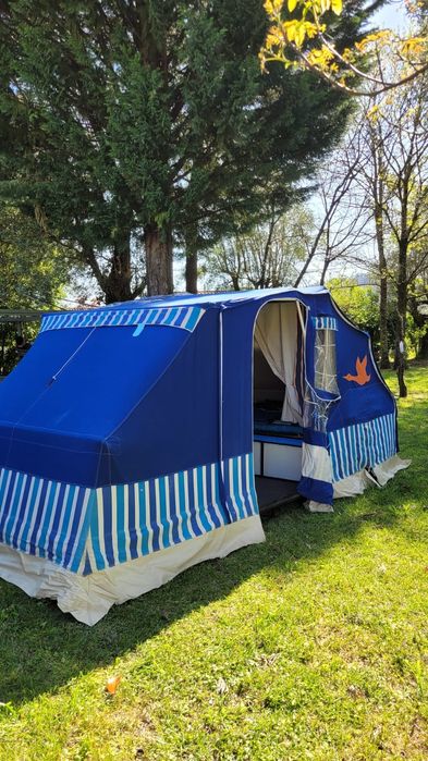 Atrelado Tenda em excelentes condições