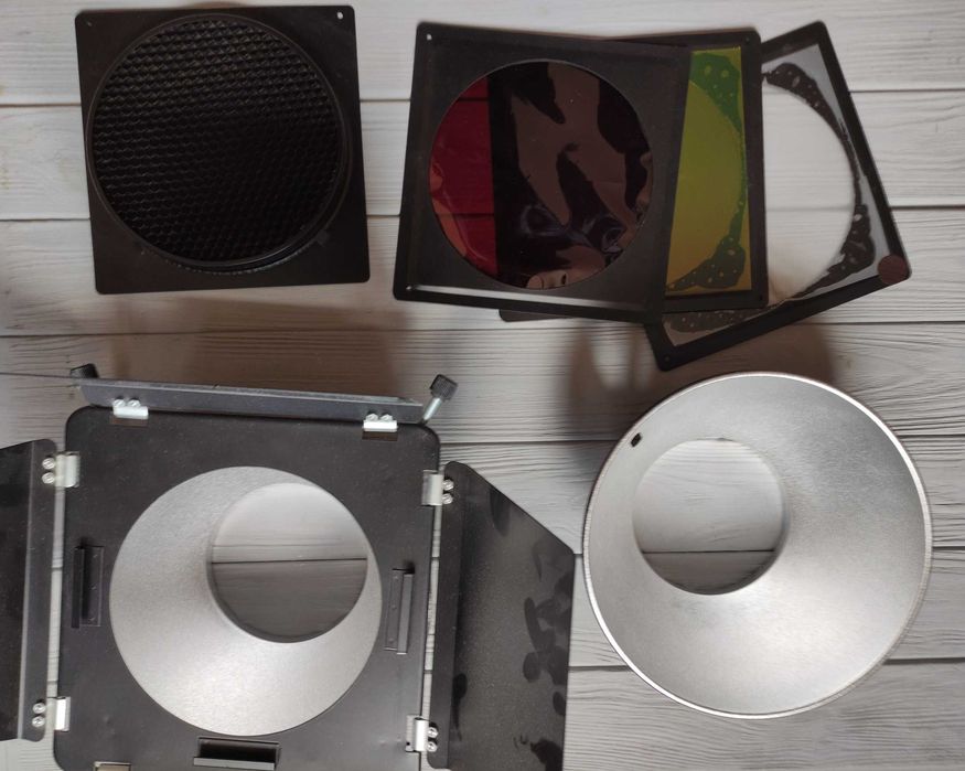 Комплект студійного світла Falcon Eyes 300 та 600