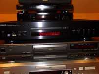 Zestaw wzmacniacz zintegrowany YAMAHA .     CD USB