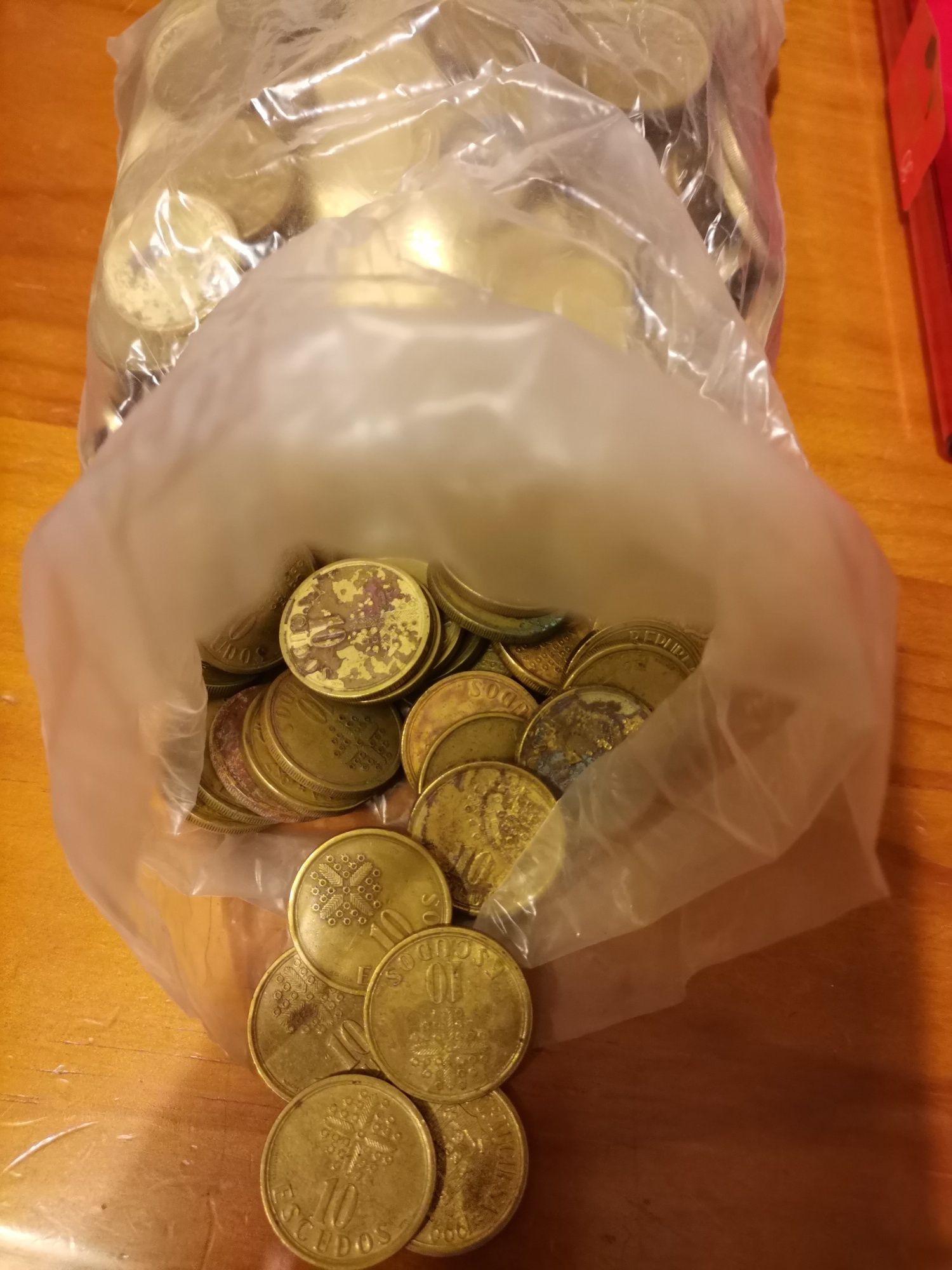 Moedas de 10 escudos algumas dezenas