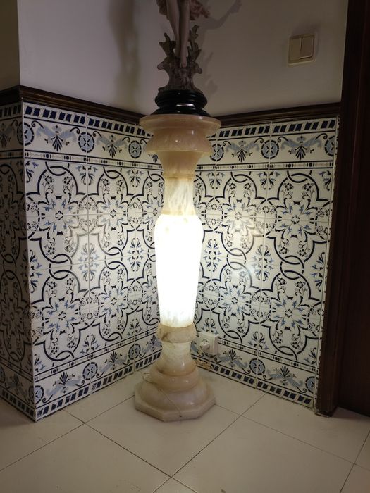 Venda de mobílias e artigos para casa