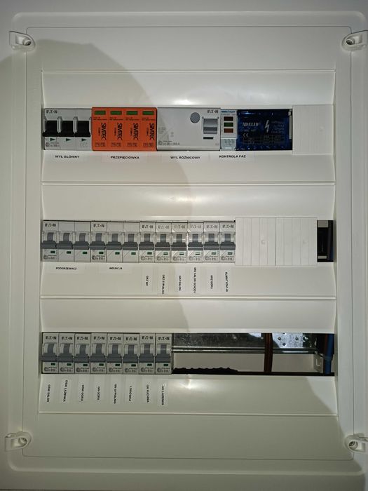 Elektryk z uprawnieniami, Podłączanie płyt indukcyjnych, inne usługi