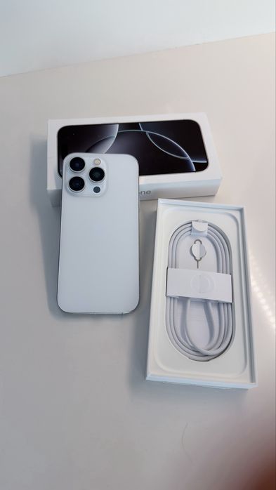 iPhone 16 Pro 512GB – Titanium White (Branco)