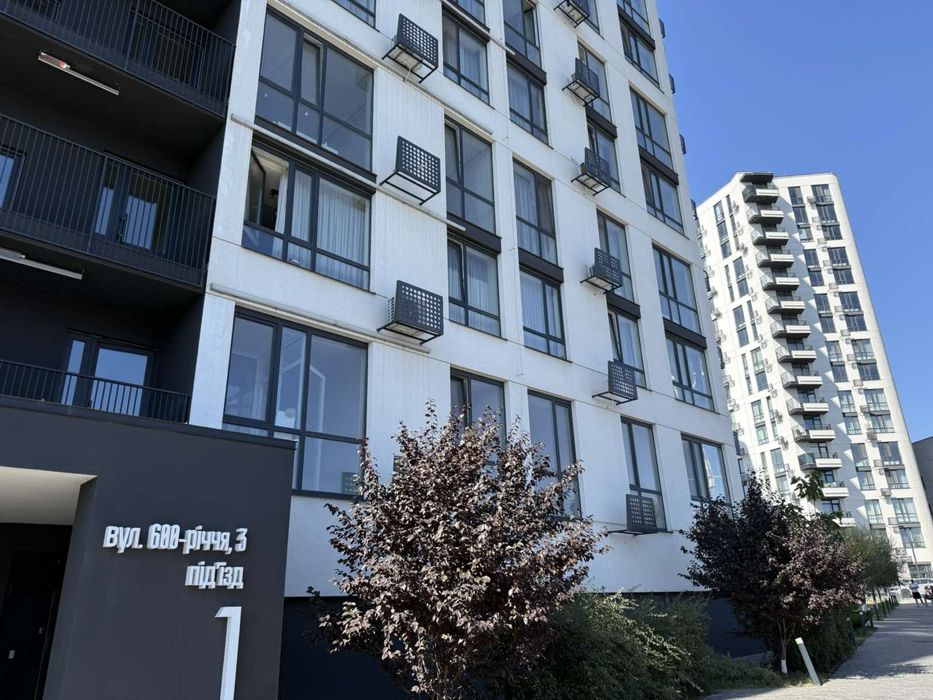 Продаж 1 кімнатна ЖК Лісопарковий