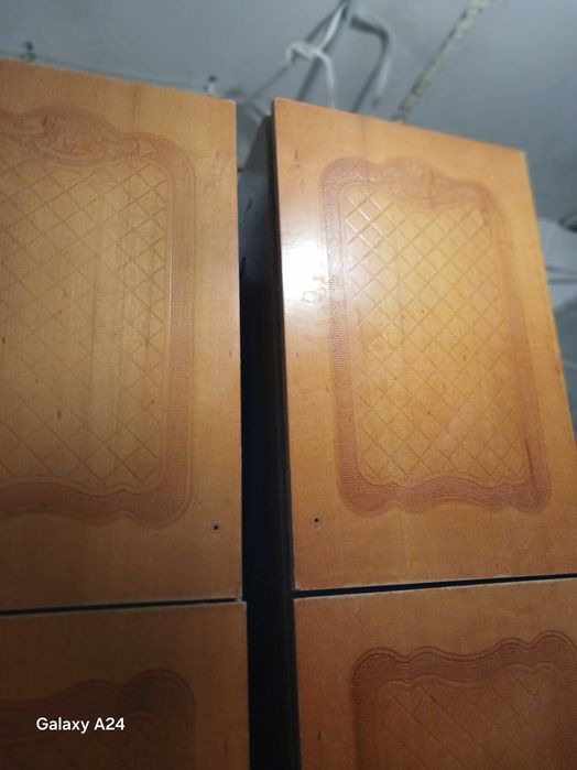 Шкаф з двох частин, Б\В