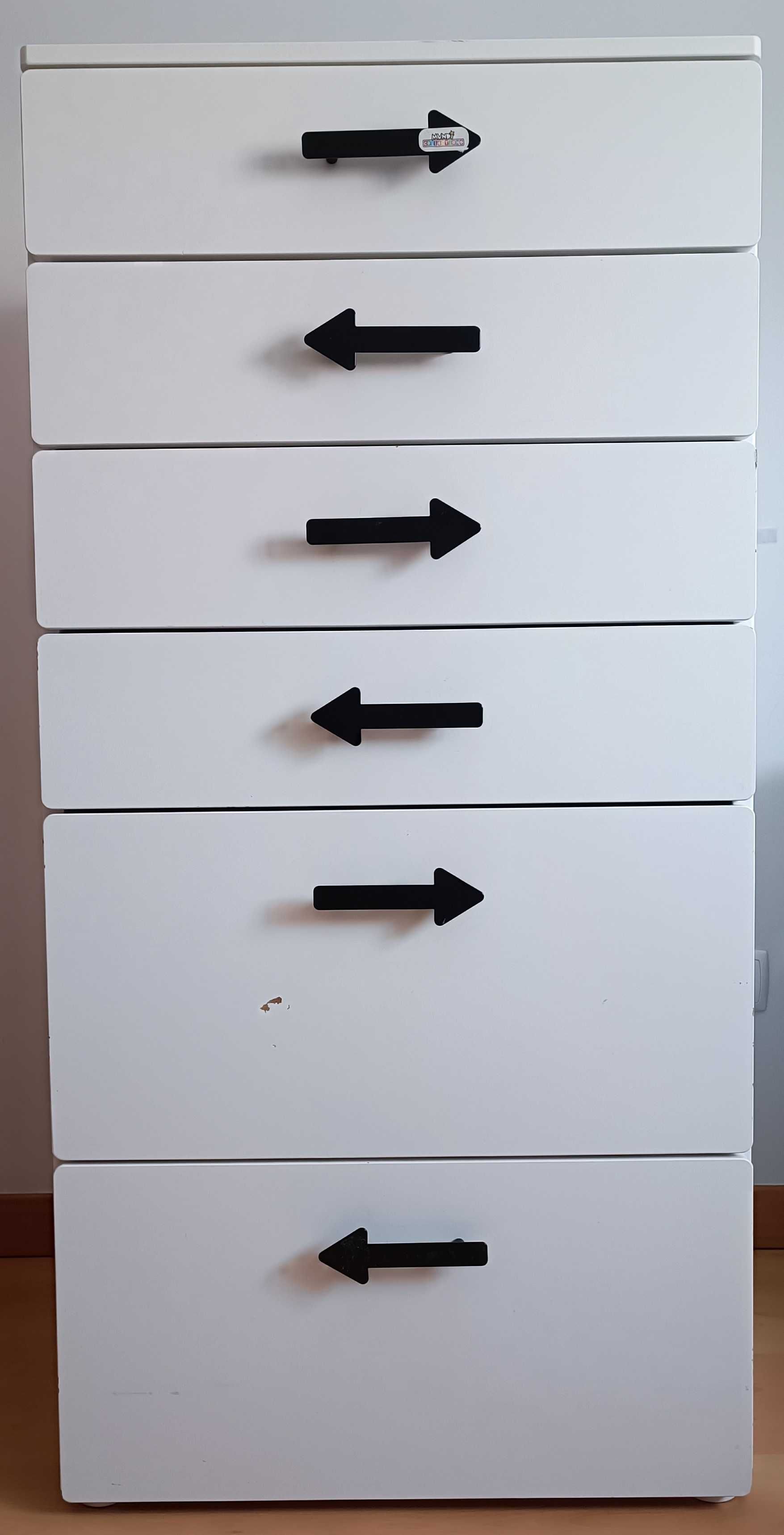 2 Estantes brancas, para quarto de criança (IKEA SMÅSTAD / PLATSA)