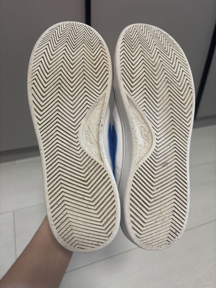 Кросівки Nike р.40