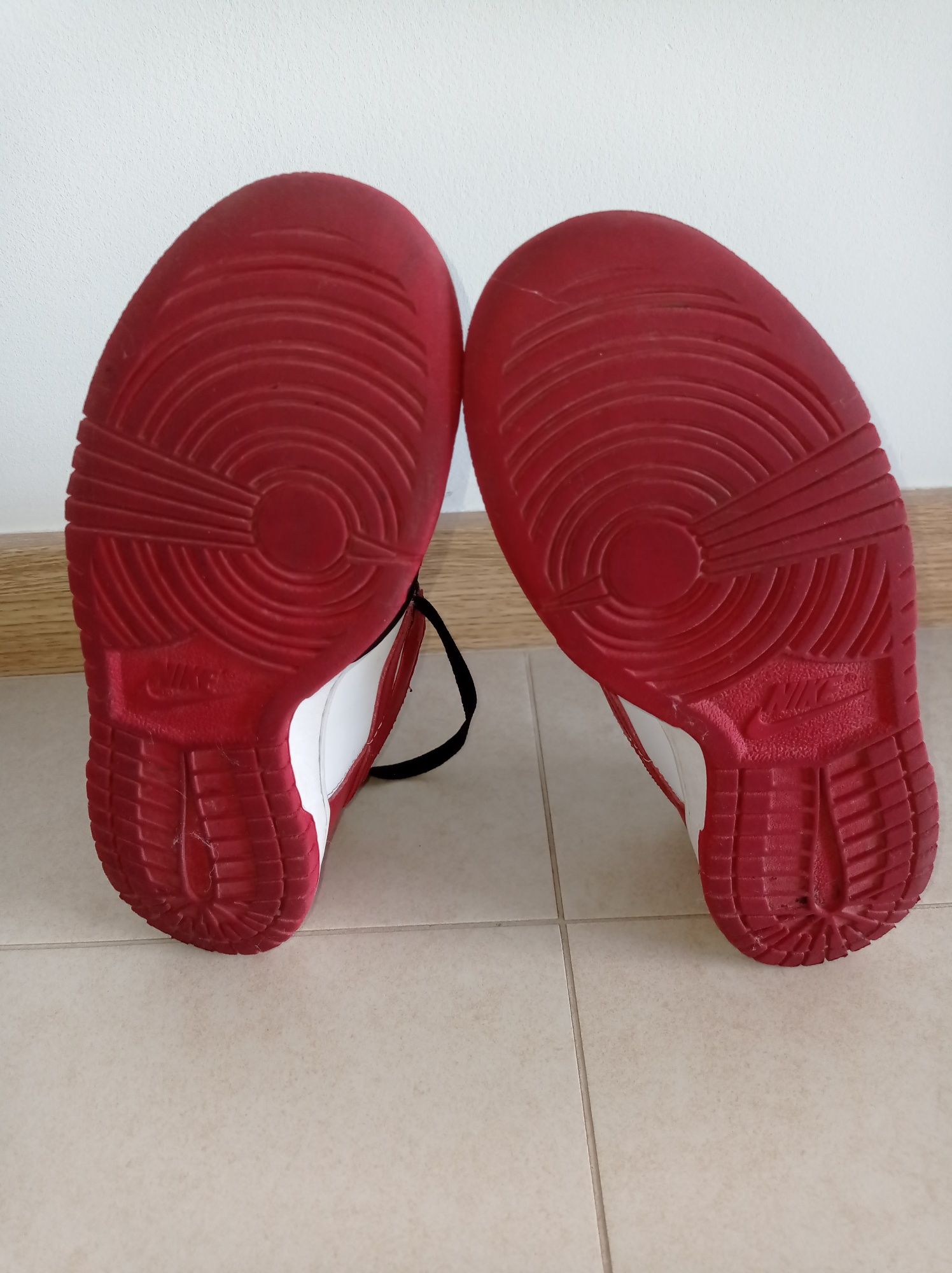 Tênis marca Nike dunk