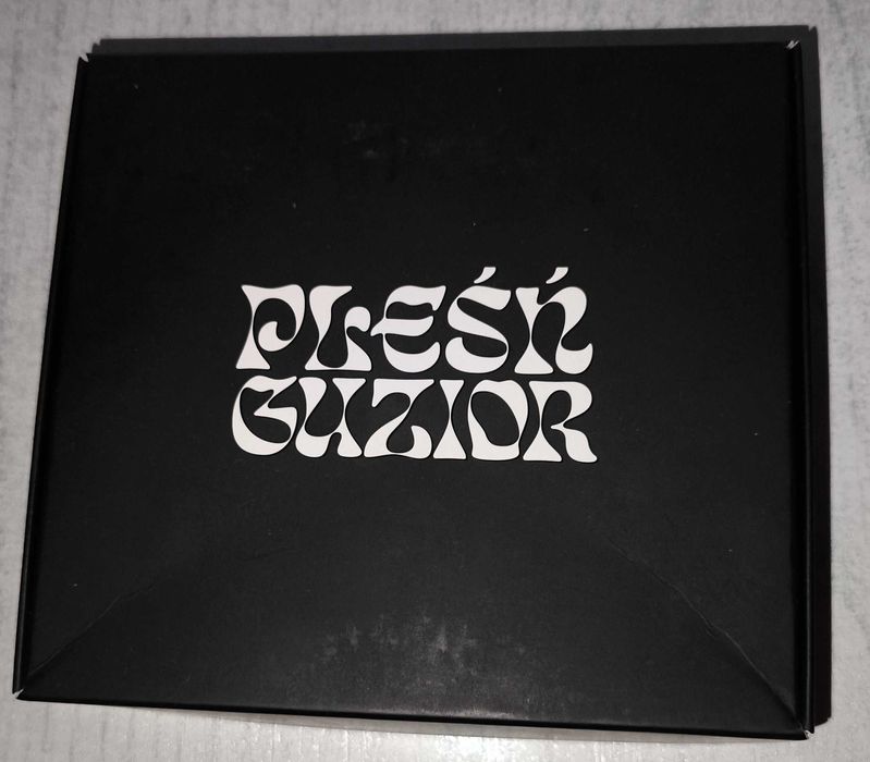 Guzior - Pleśń Box CD