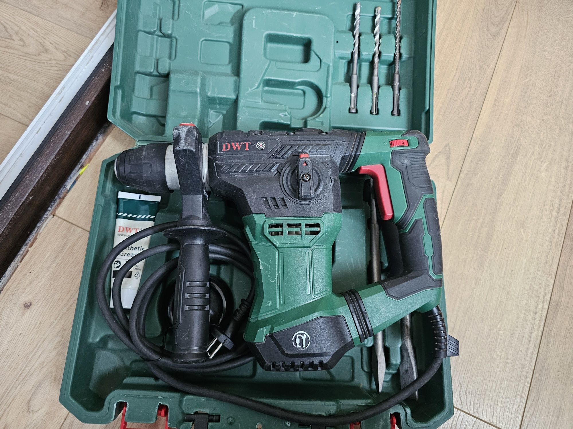 перфоратор DWT BH10-28 VB