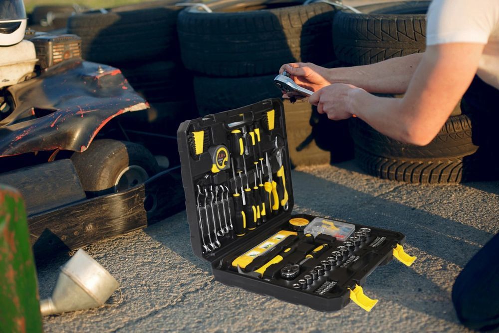 Zestaw Narzędzi Walizka Narzędziowa 140 Elementów Klucze Wkrętaki Bity