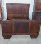 Antiga Cama de Corpo e Meio em Carvalho