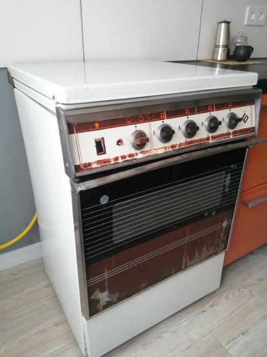 Кухня бу міцна, клінінг, з мийкою  7800грн. Окремо витяжка, газплита