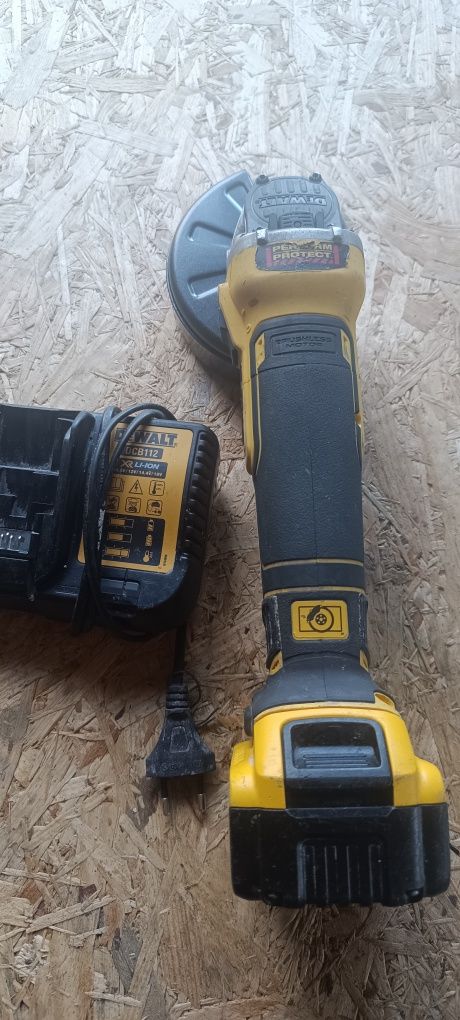 Szlifierka DeWalt dcg 405p1