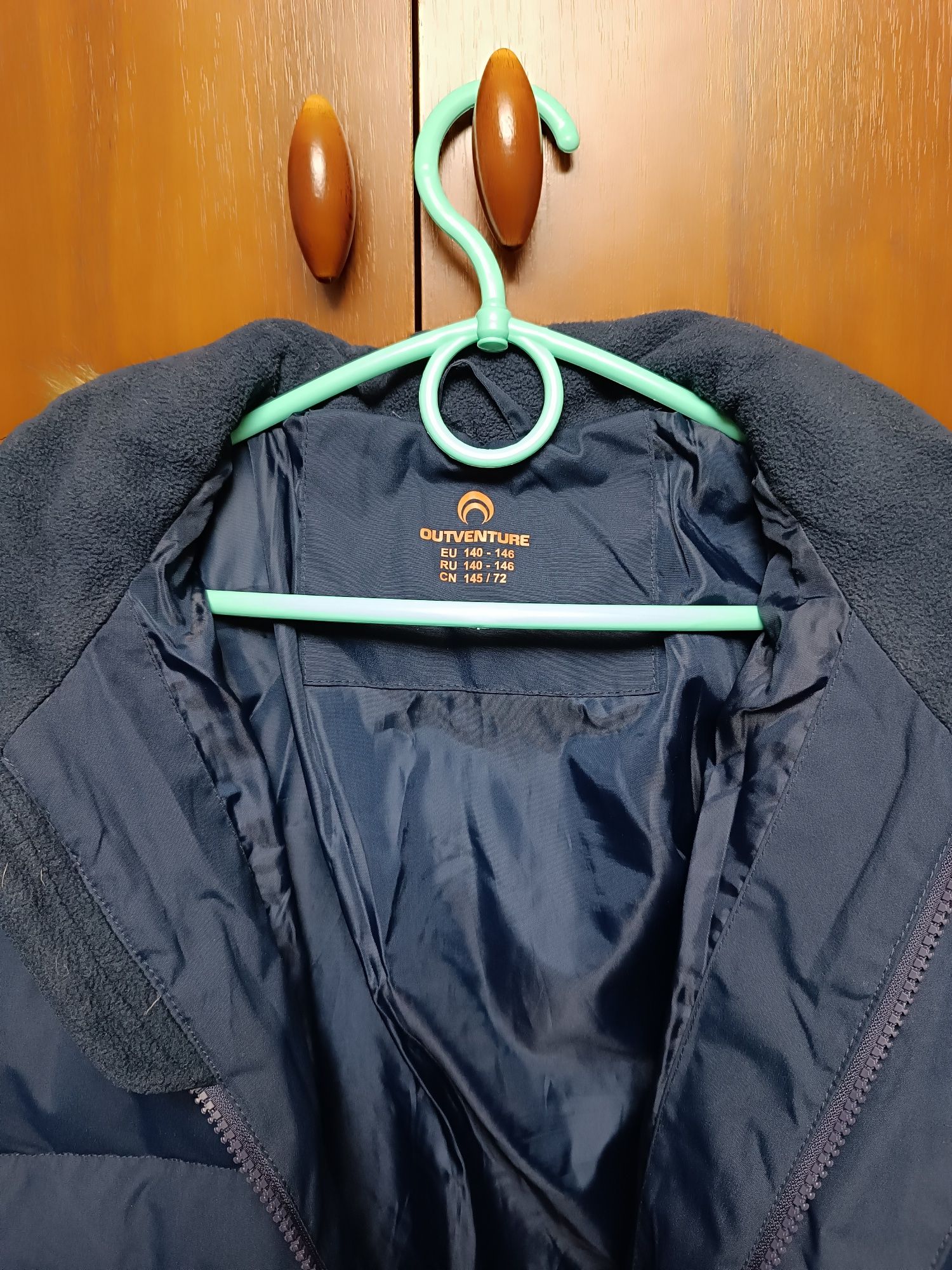Продам зимнюю куртку " OUTVENTUR " 140-146р.