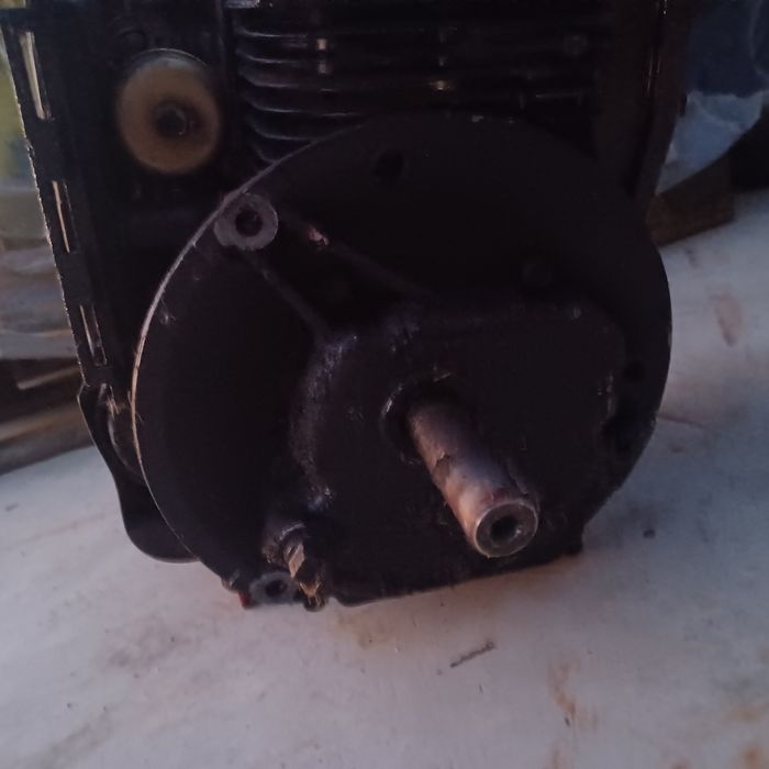 Silnik dolnozaworowy