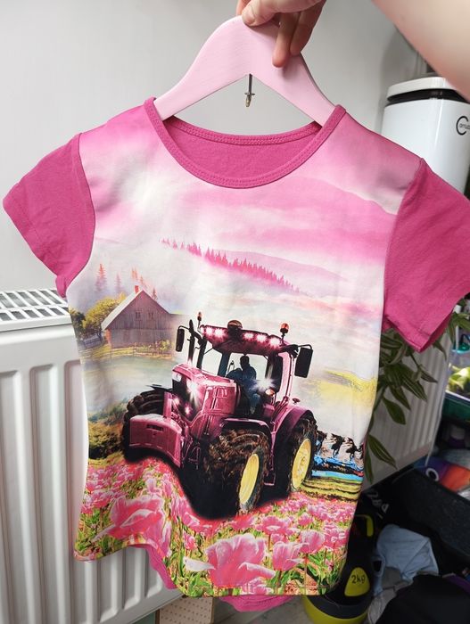 T-shirt różowy z traktorek, traktor 140