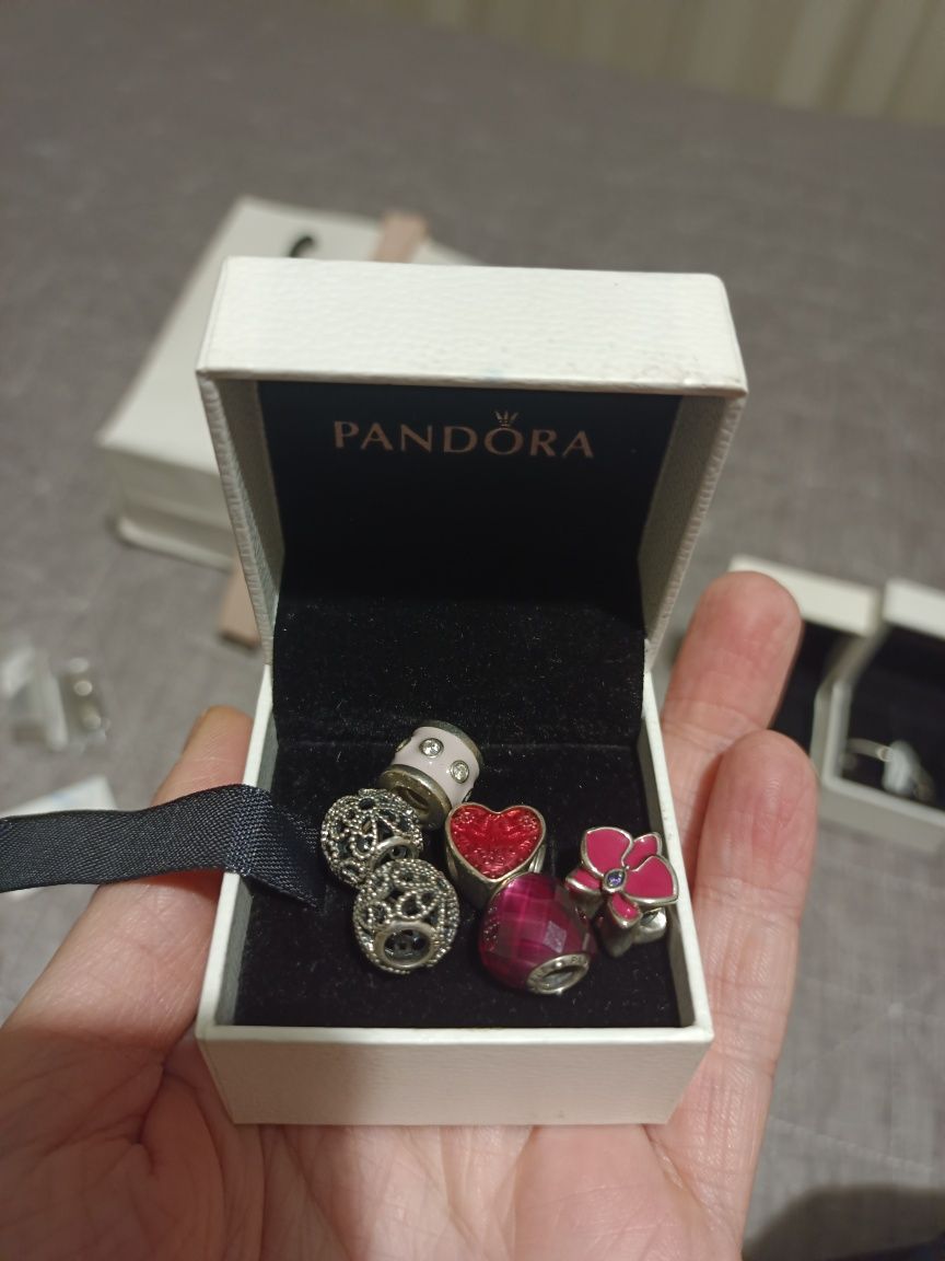 Прикраси Pandora браслет шарм каблучка сережки кулон