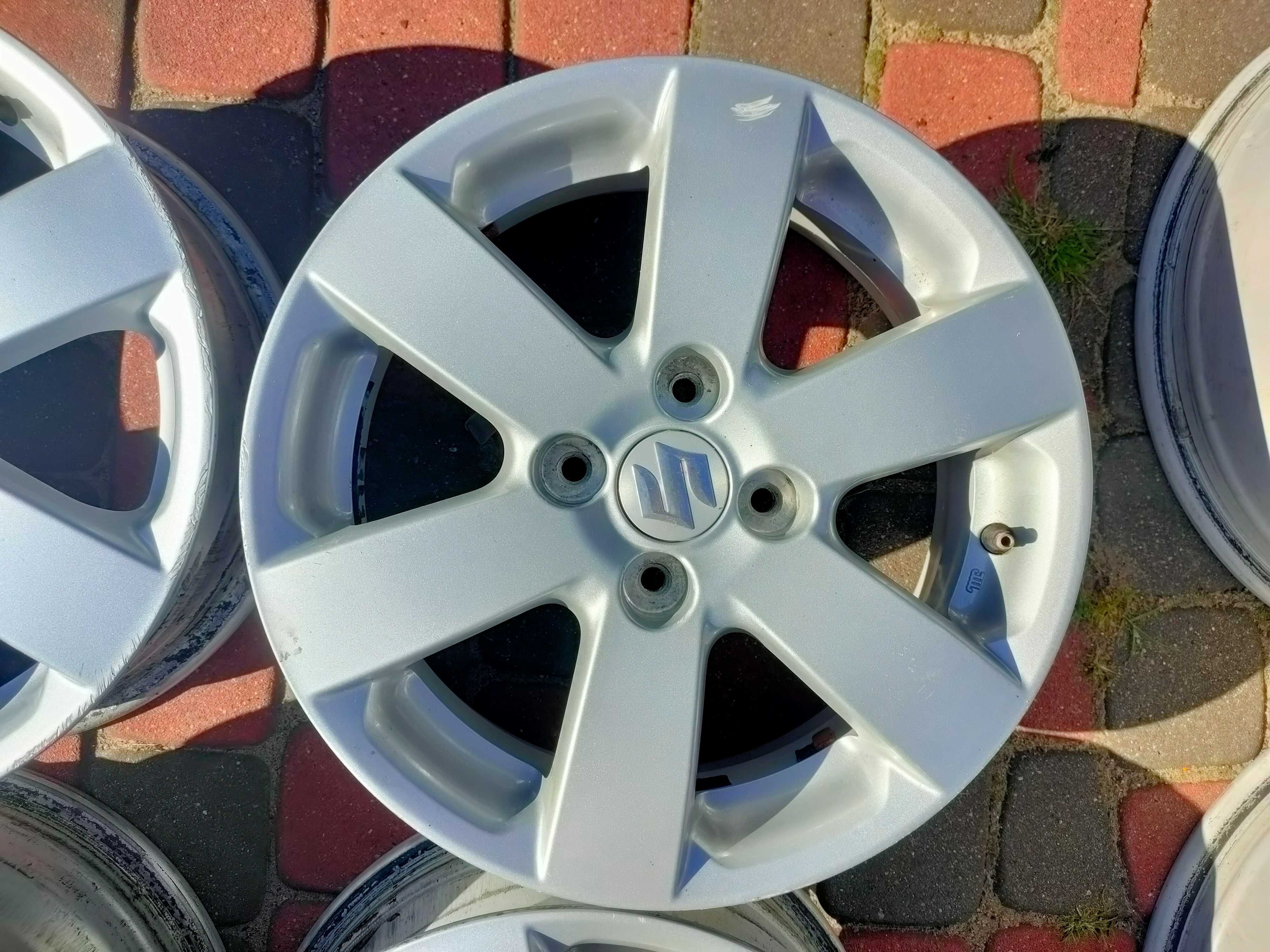 Felgi aluminiowe 4szt. 4x100 5,5J15 Et 45 Fi 54,1 d 148