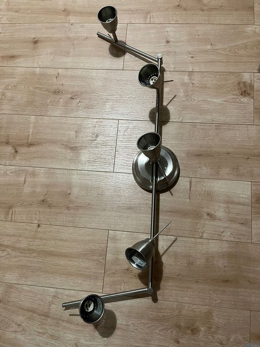 Candeeiro de teto prateado