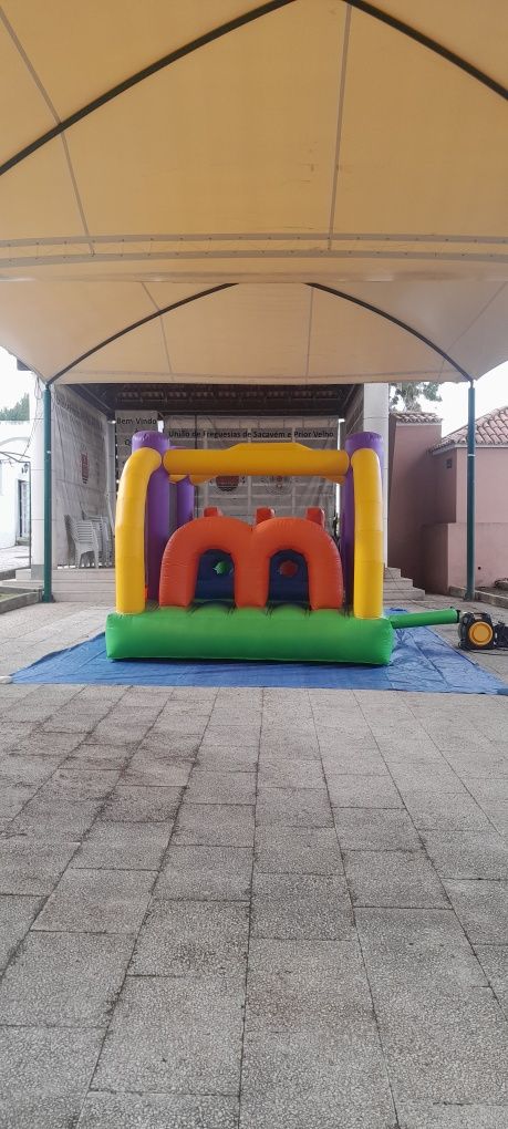 Insufláveis lona  pula pula com escorrega