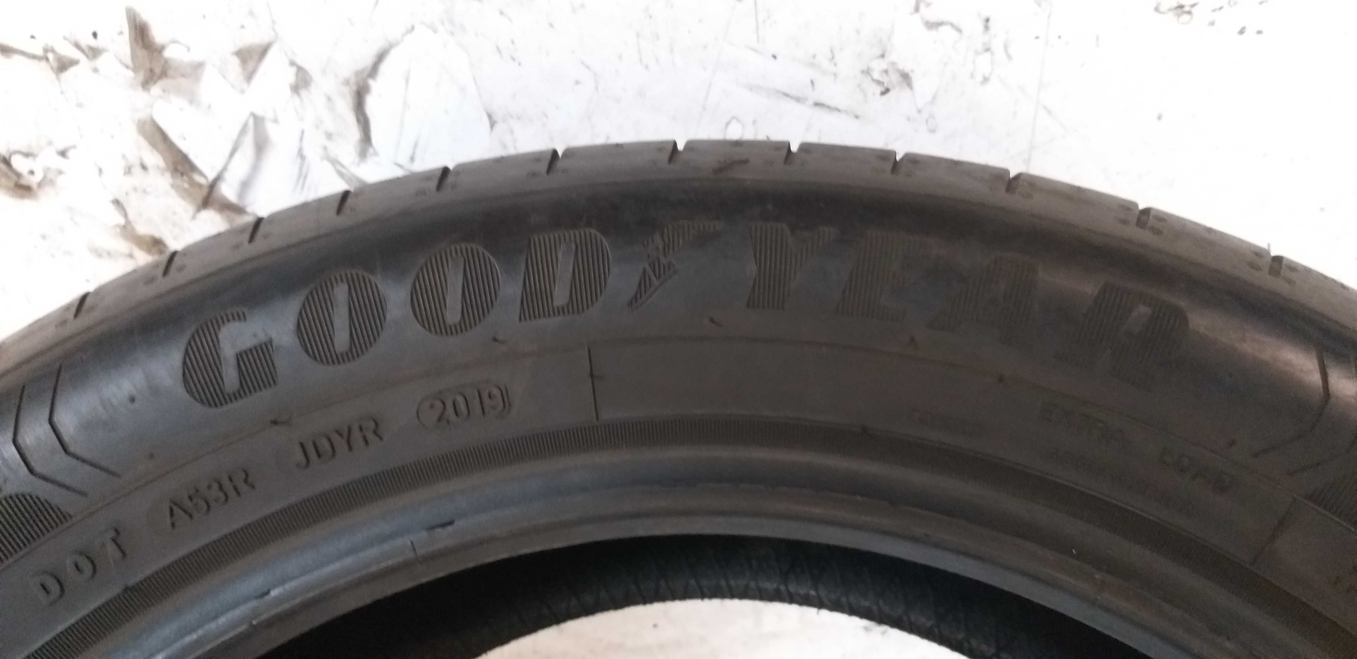 Szt4220F 215/55R17 GoodYear Efficient Grip dot.2019
